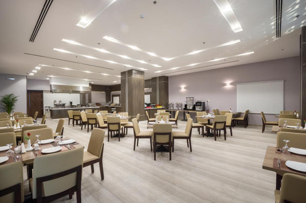Enala Hotel - Khobar Bagian luar foto